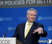 OECD "내년 경제성장률 2.2% 전망…인플레 잡기, 최우선 과제"