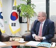 덴마크 풍력터빈 세계 1위 기업 CEO 만난 이창양 장관