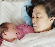 '재혼+혼전임신' 이재은, 43세에 득녀.."♥태리 엄마 수고했어"