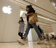 ‘수수료 과다 징수’ 애플 “2023년 1월부터 세금서비스 변경… 부가세 제외 산정”