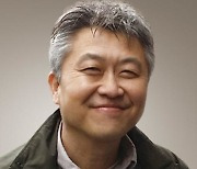 '2022 올해의 출판인'에 김인호 바다출판사 대표