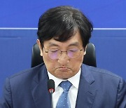 노영민에 '실장님 찬스뿐' 문자…檢, 'CJ고문 취업' 의혹 수사