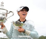 ‘LPGA 올해의 선수’ 리디아 고, 티티꾼 제치고 세계 2위로 도약