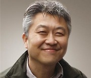 '2022 올해의 출판인' 본상 김인호 바다출판사 대표