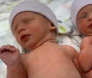 30년 된 냉동 배아로 쌍둥이 출산한 난임부부