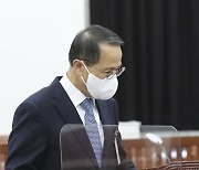 정보위 참석하는 김규현 국정원장