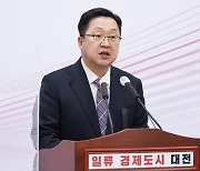 "선거기간 전 확성장치 유세"…대전시장 선거법 위반 혐의 기소
