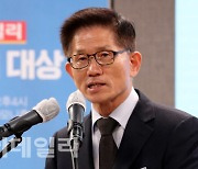 [포토]축사하는 김문수 경제사회노동위원장