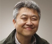'올해의 출판인' 본상에 김인호 바다출판사 대표