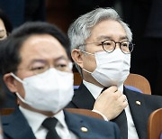 경찰, ‘짤짤이 해명’ 최강욱 모욕 혐의 고발 사건 불송치