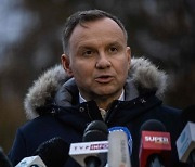 "나 마크롱인데" 러 개그맨 전화...폴란드 대통령도 농락 당했다