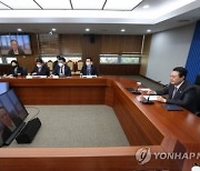 尹 "전기차 생산공장 한국 투자해 달라"…머스크 "최우선 후보지 중 하나"