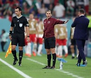 월드컵 본선 ‘1호 여성 심판’ 프라파르…92년만 처음