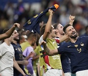 [월드컵] 디펜딩 챔피언 프랑스, 줄부상딛고 호주에 4-1 대승
