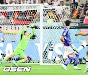 일본 골대 강타하는 독일 그나브리의 슛 [사진]