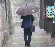 [오늘날씨] 전국 대부분 ‘비’… 포근한 늦가을 날씨 이어져