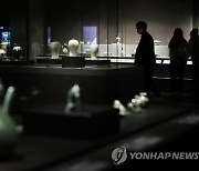 국립중앙박물관, '청자실' 새 단장