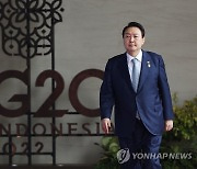 "尹, G20서 벤츠만 이용? 사실 아냐" vs "공항 픽업차량이 중요"(종합)