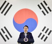尹 "방산, 적극 뒷받침할 것…범정부 차원서 지원"