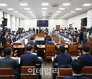 정무위 예산소위도 野 단독 처리…규제혁신단 19억 삭감