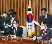 `이태원 국조`, 우여곡절 끝 킥오프…시작부터 `삐걱`