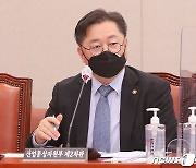 가스 질의 답변하는 박일준 차관