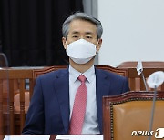 권춘택 국정원 1차장, 정보위원회 전체회의 출석