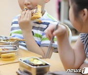 "내일 급식은 밥 대신 도넛"…제주 학교 50곳 급식 '차질' 우려