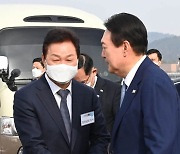 박완수 경남지사, 윤 대통령과 도내 방산기업 찾다