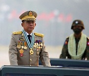 미얀마 군부, 불편한 질문하면 우호적 언론사 기자까지 체포