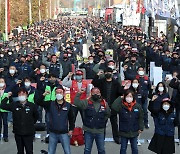 ‘3년짜리 안전’ 이제 그만…화물연대 총파업 [만리재사진첩]