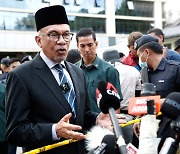 말레이시아 신임 총리에 안와르 전 부총리···혼란 끝 국왕이 지명