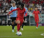 South Korea holds Uruguay to a 0-0 tie