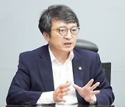 '술자리 의혹' 접은 김의겸 "尹대통령에 심심한 유감"
