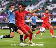 ‘잘 싸우고 있다’ 한국, 주도한 전반 우루과이와 0-0(진행중)