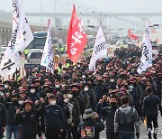 민주노총 5개월 만에 화물연대 총파업 강행…"안전운임 일몰제 폐지"