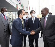“개발 경험 전수해주세요” 루토 케냐 대통령, 인천경제자유구역 방문
