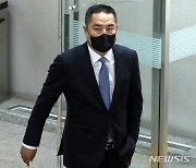 검찰 '후원금 유용 의혹' 강용석 변호사 자택·사무실 등 압수수색