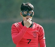 '캡틴' 손흥민이 뜬다…마스크 쓰고 우루과이전 선발 출격