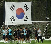 BBC 축구 해설위원 “한국·우루과이 무승부” 예측…日 누리꾼 “오늘만은 韓 응원하자”