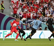 한국, 우루과이와 0-0으로 전반 종료 [2022 카타르 월드컵]