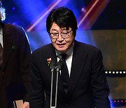 [포토] 배우 김윤석, 대통령표창 영광