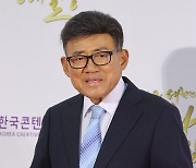 '대중문화 예술상' 시상식 참석한 엄영수