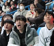 '제발 한골만' 응원하는 인천 시민들