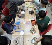 학교 비정규직 파업 울산 초·중·고 46곳 "급식 대신 도시락"