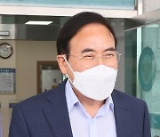 '허위사실 공표 혐의' 서거석 전북교육감 법정행