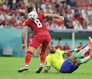 [2022 카타르] 네이마르 부상 중도 교체...승리해도 크게 웃지 못하는 브라질