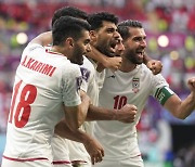 [2022 카타르] 이란, 웨일스에 2-0 승리...값진 첫 승