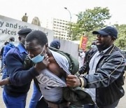 투항하는 범인 사살한 케냐 경찰, '살인 혐의' 기소 예정