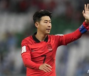 손흥민, BBC 선정 우루과이전 MVP…한국 7점대 싹쓸이